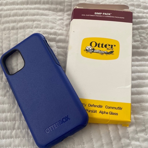 Otterbox iPhone 11 Pro & another case for iPhone 11 - Picture 4 of 5